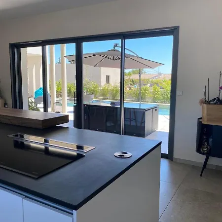 Exceptional With Pool 15 Minutes From Avignon *